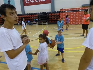 El deporte hace de medio de socialización e integración para estos niños con necesidades especiales