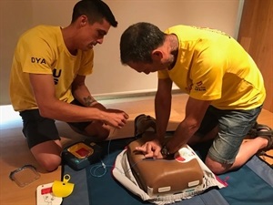 11  voluntarios de USAR 13 se forman en el uso de desfibriladores en #LaNuciaCiudadDelDeporte