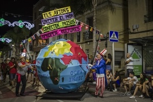 "Aerolineas el Cuc" viaja en la Cabalgata de Disfraces por Todo el mundo