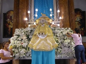 La Mare de Déu de l'Assumpció ha recibido, un año más, su ofrenda floral