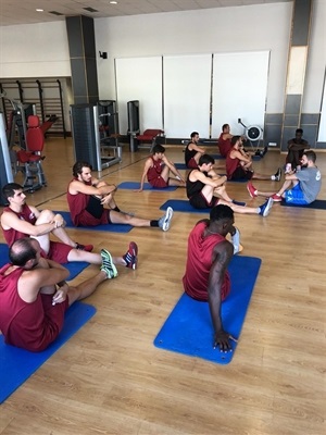 Entrenamiento físico en el gimnasio del Pabaellón Camilo Cano