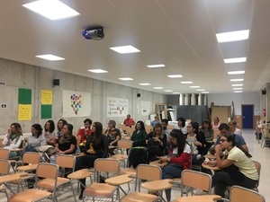 La conferencia se celebró en el Instituto de La Nucía