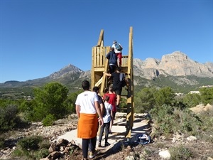 Una de las torres está situada junto al Depósito General de Agua de Rotes