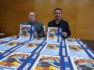 Presentación de la Subvención del Transporte Universitario para este curso 2018-2019, con Bernabé Cano, alcalde de La Nucía y Pedro Lloret, concejal de Seu Univ.