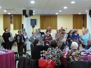 La fiesta del Otoño se celebró ayer en el Salón Social El Cirer de La Nucía