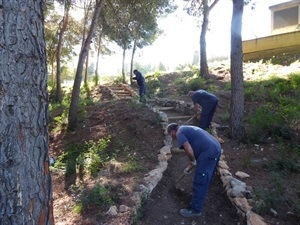 De hecho, se han habilitado escaleras de acceso a las distintas urbanizaciones