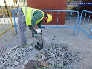 Esta actuación contempla la instalación de tres puntos de “Recarga de Vehículos Eléctricos”