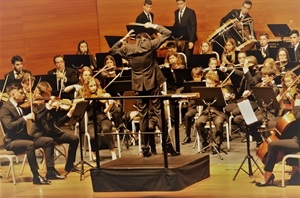 Francisco Maestre dirigiendo a la OJPA el pasado viernes en l'Auditori