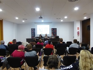 La Charla se desarrolló en la Sala Ponent de l'Auditori de la Mediterrània