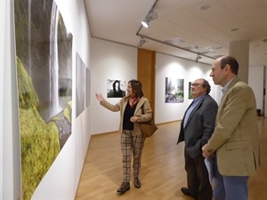 mª Dolores Mulá, junto a Pedro Lloret, concejal de Cultura, y Francesc Sempere, director de l'Auditori durante la inuaguración