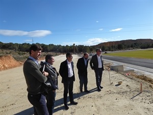 Se trata de la segunda visita de Raúl Chapado, pte. RFEA, a las obras del Estadio de Atletismo de La Nucía