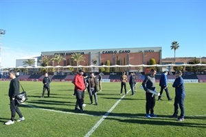 Los representantes de los equipos escandinavos también probaron otros deportes como padbol y pádel, además de visitar la piscina