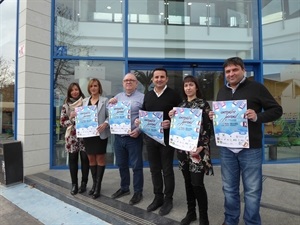 Jesús Martí, director del IVAJ, Amelia Mayor, concejala de Juventud de Finestrat, Juan Llinares técnico de Juventud de Villajoyosa, Mª Jesús Jumilla, concejala de Juventud y Bernabé Cano, alcalde de La Nucía en la presentación del I Encontre Juvenil