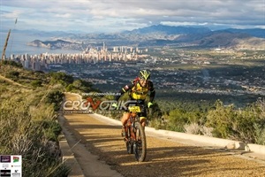 Miguel Olmedo finalizando la cronoescalada del Albir