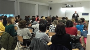 Conferencia sobre técnicas de memorización y estudio organizada por el AMPA del colegio Muixara