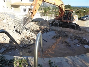 Con este derribo se solucionará un problema de seguridad en la Urb. Pueblo Español de La Nucía