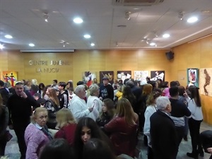 El público llenó la Sala de Exposiciones del Centre Juvenil