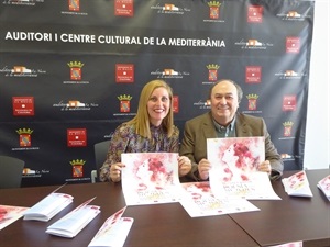 En la presentación del IX Concurso de Poesía para Mujeres estuvieron el concejal de Cultura, Pedro Lloret y la concejala de Igualdad, Gemma Márquez