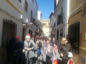 El grupo de Pinedo visitando el casco antiguo de La Nucía