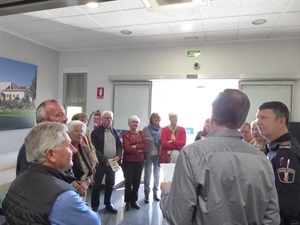 En esta presentación los integrantes del Club Alemán han conocido por dentro el edificio de la Policía Local