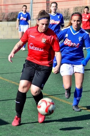 El CF La Nucía femenino cuajó un gran encuentro en Villena