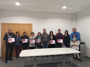 Los ganadores de la Campaña de San Valentín de AECNU junto a Juan Andrés Montiel, pte. AECNU