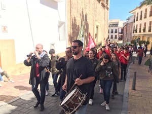 Passa-carrer de les "penyes" por las calle de La Nucía