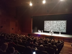 Pequeños y mayores fueron protagonistas en esta actuación en beneficio de la AECC