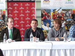 Joan Santacana y Miguel Galindo en un momento de la rueda de prensa