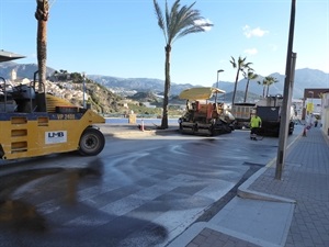 Hoy se ha iniciado el reasfaltado del último tramo de la avenida Porvilla