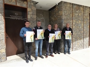 En la presentación han participado Pepe Soler, Associació 2on Centenari Ermita de Sant Vicent, José M. Llorens, pte. Majorals 2019, Marisa Cortés, concejala de Fiestas de l’Alfàs, Cristóbal Llorens, concejal Fiestas de La Nucía y Pedro Lloret, primer teniente alcalde de La Nucía