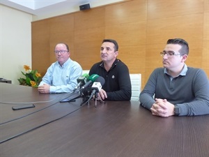 Manolo Alcalá, concejal de sanidad, Pepe Cano, concejal de Participación Ciudadana y Bernabé Cano, alcalde de La Nucía