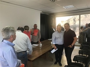 Beranbé Cano, alcalde de La Nucía, junto a Victor Darío Llinares, teniente de alcalde y concejal de Urbanismo y de Finestrat en la reunión de la Generalitat Valenciana de ayer en Denia