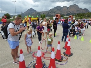 Las familias disfrutaron participando en diferentes pruebas y actividades