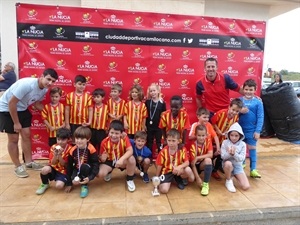 Tras recibir sus medallas cada uno de los equipos posaron en el photocall