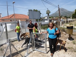 Esta zona recreativa canina tiene dos entradas