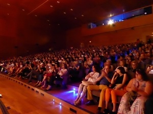 Más de 1000 personas, alumnos, profesores, padres y madres, familiares y amigos acudieron a estos dos actos el viernes