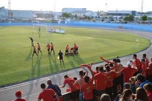 El segundo tanto del CF La Nucía desató la locura en los aficionados rojillos