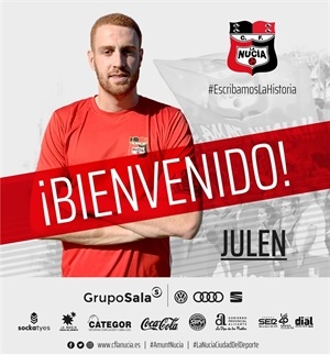 Julen Monreal apuntala el centro de la zaga "rojilla" en su debut en Segunda B