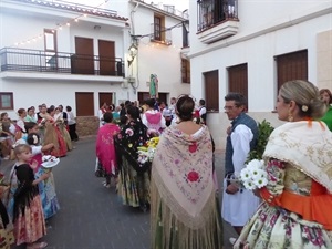 Las calles de La Nucia llenas de gente y de flores en esta Ofrenda