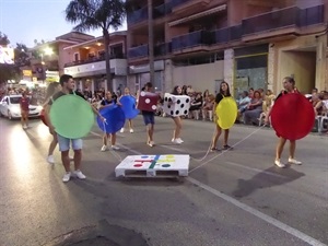 Color y música han llenado las calles de La Nucia