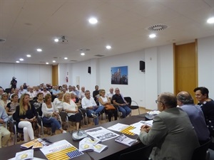 90 personas acudieron a esta presentación del libro del cronista oficila de La Nucía