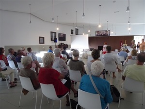 La literatura y los autores también formaron parte de esta actividad solidaria