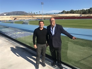 Carlos del Campo, director adjunto LaLiga junto a Bernabé Cano, alcalde de La Nucía