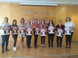 Las concejalas de Igualdad de Callosa d´En Sarrià, Polop, Finestrat, l´Alfàs del Pi, Villajoyosa, Altea, Benidorm y La Nucía junto a la Asociación Mujeres con Voz han presentado esta III Marcha Comarca