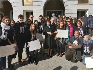 Profesores de los 9 Institutos del "proyecto colectivo" junto a la ministra Celaá