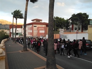 Más de 300 personas reivindicaron con su presencia en esta marcha la necesidad de acabar con esta lacra social