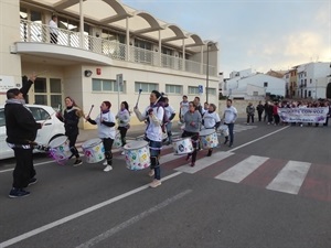 Los rtimos de la Batukada rompían el silencio de la marcha