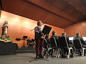 El concierto fue presentado por Mª Isabel González,  ex música de la banda de la U.M