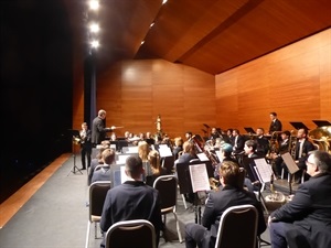 Ramón Lorente, dtor. UM La Nucía, dirigió este tradicional concierto